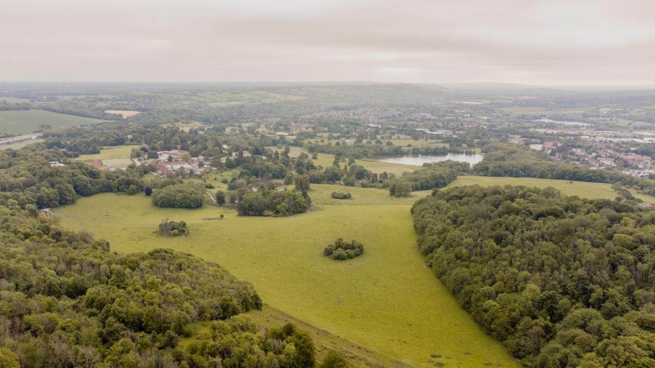 1 Bed Apartment - Redhill Central, Surrey, Gatwick #3 Exteriör bild