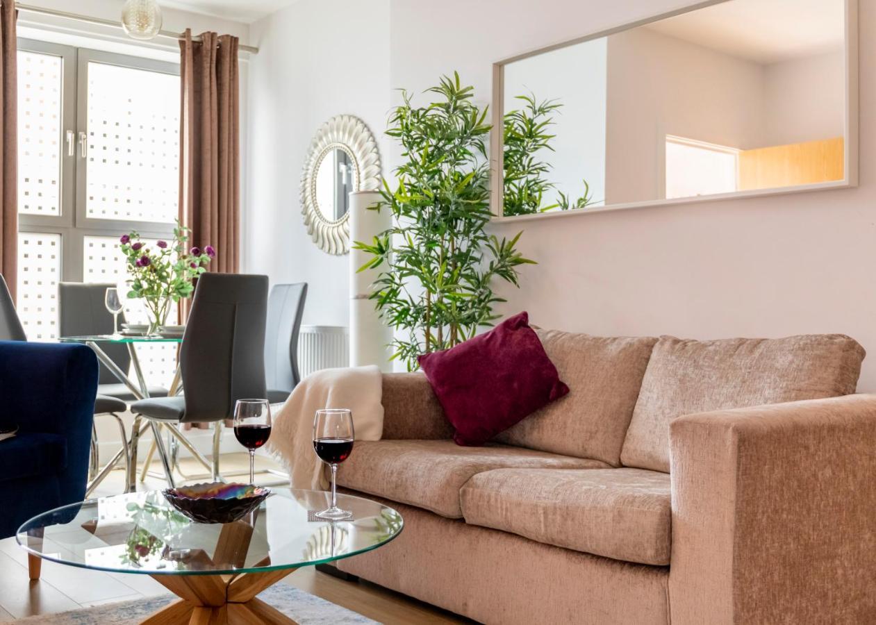 1 Bed Apartment - Redhill Central, Surrey, Gatwick #3 Exteriör bild